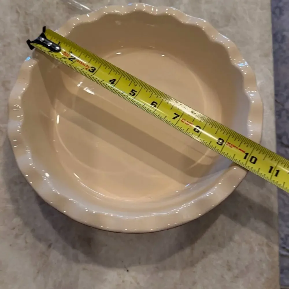 Emile Henry France stoneware ruffled pie dish